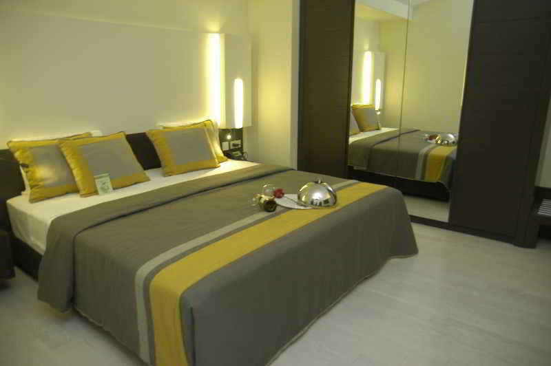 Hotel Caratpark Taksim 4*